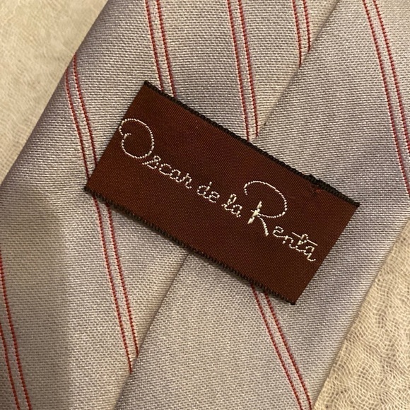 Oscar de la Renta tie. - Picture 2 of 11